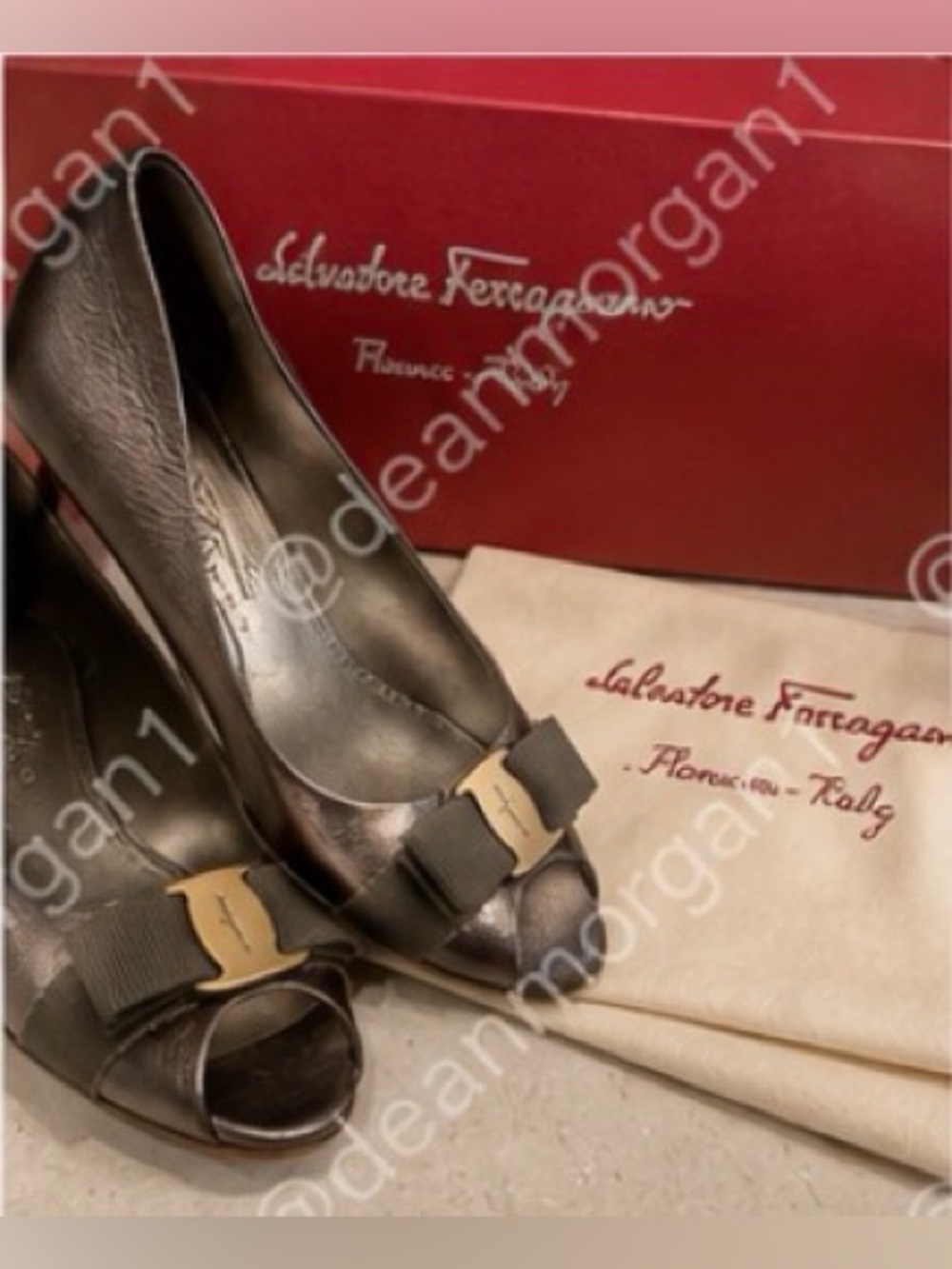 SALVATORE FERRAGAMO RIBES 70
METALLIC BRONZE VARA BOW PEEP
TOE PUMPS 6.5 B - Picture 7 of 15